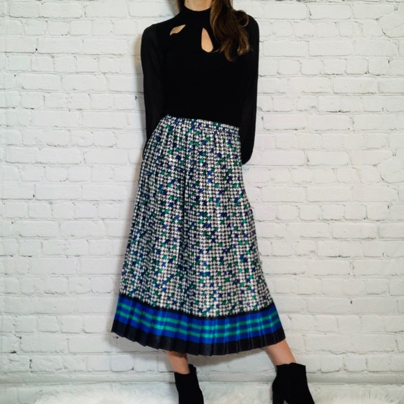 Vintage Silky Blue + Green Pleated Twirl Skirt ❤️ - Picture 4 of 7